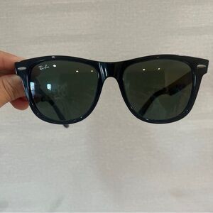 Ray-Ban RB2140 Black Wayfarer Green Lens Polarized 50mm Sunglasses - Perfect!
